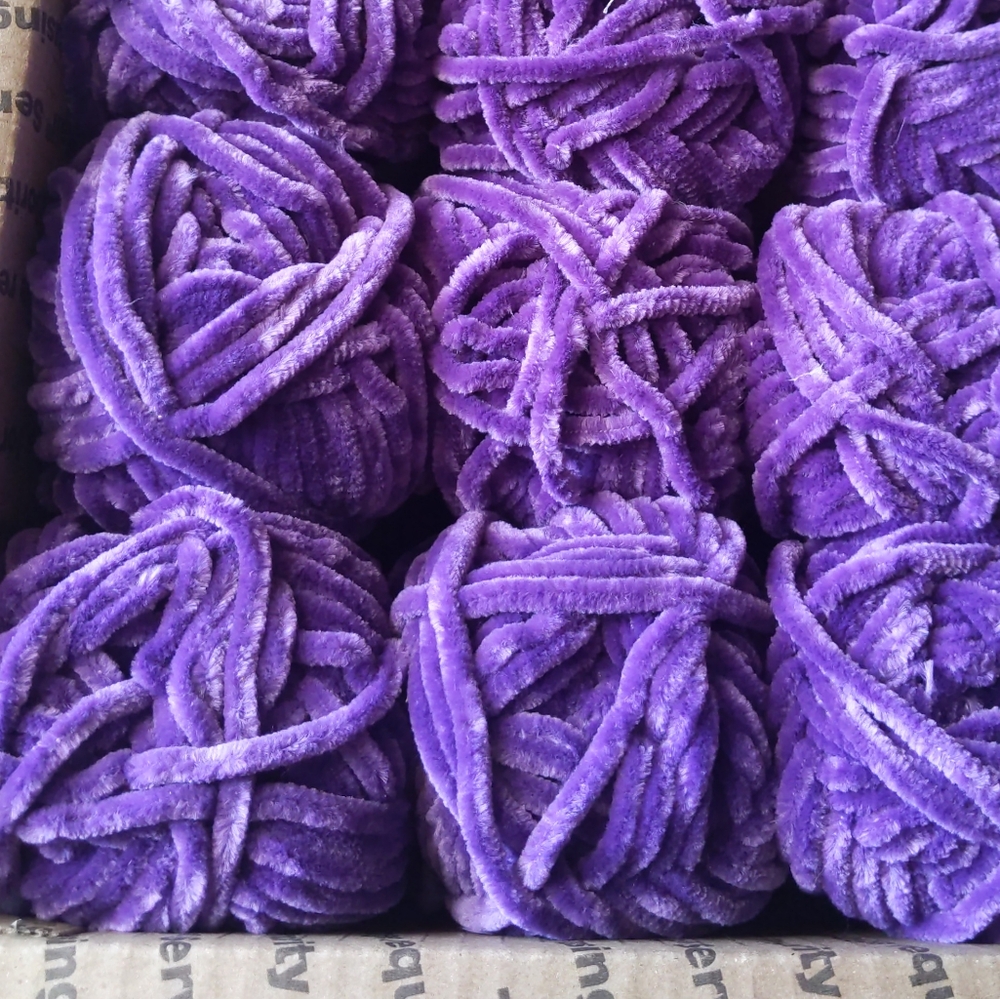 6 SKEINS PREMIER YARN JUST CHENILLE,IRIS COLOR